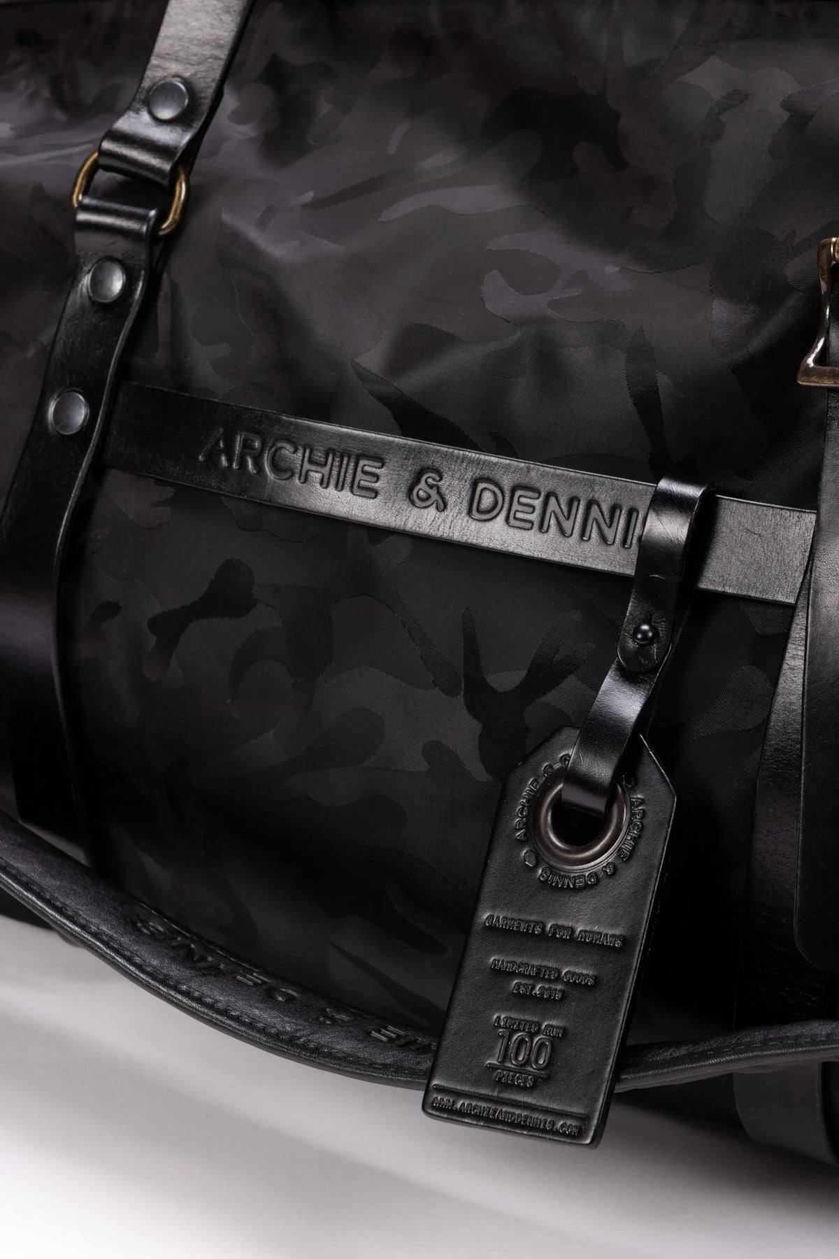 BLACK WEEKENDER CAMO