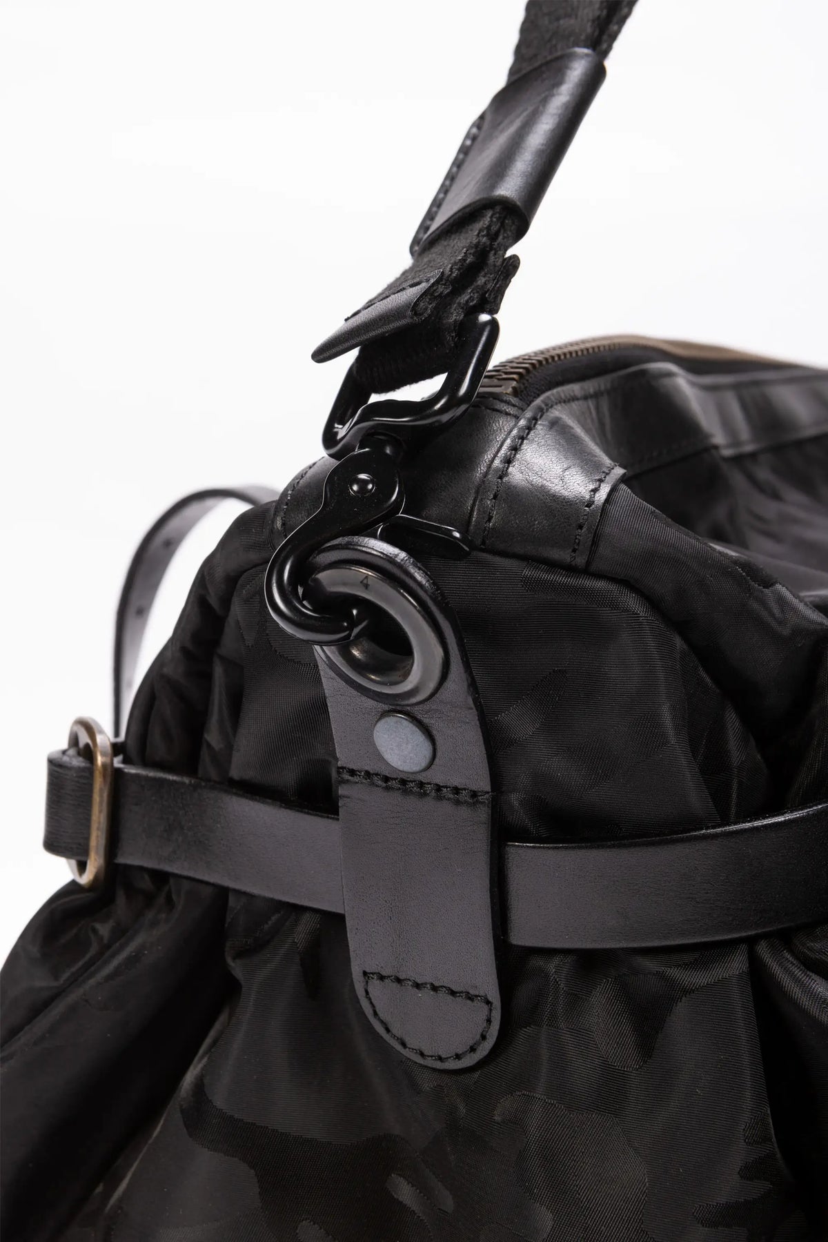 BLACK WEEKENDER CAMO