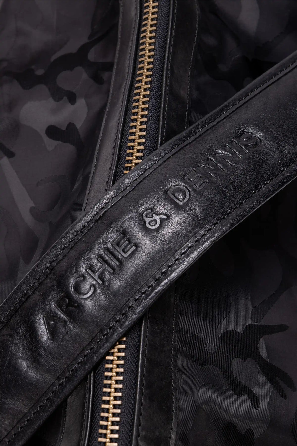BLACK WEEKENDER CAMO