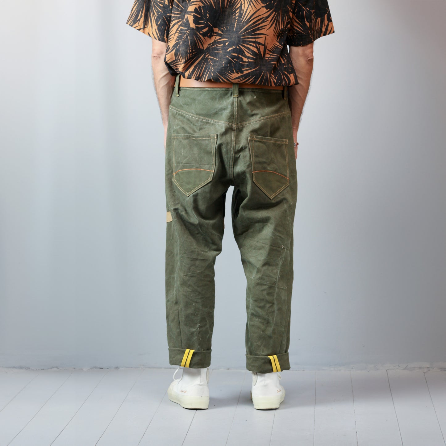 ARMY CARROT PANTS