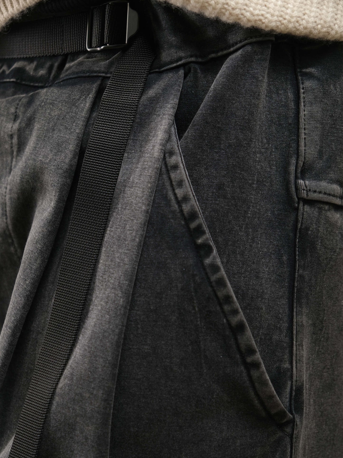 BLACK WASH DOUBLE-KNIT PATTON